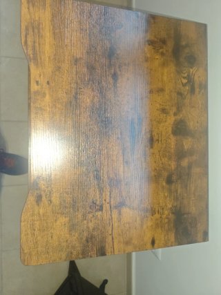 Mesa ordenador con ruedas, para espacios pequeños