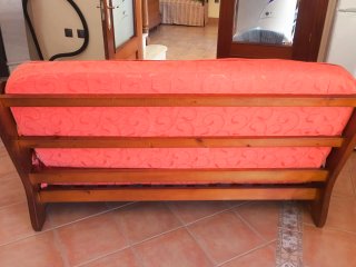 Tresillo madera provenzal naranja.