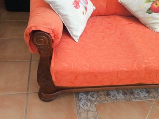 Tresillo madera provenzal naranja.