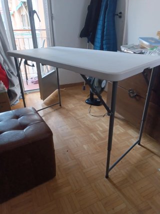 Mesa Plegable Blanca y Gris Medidas: ~180 cm largo