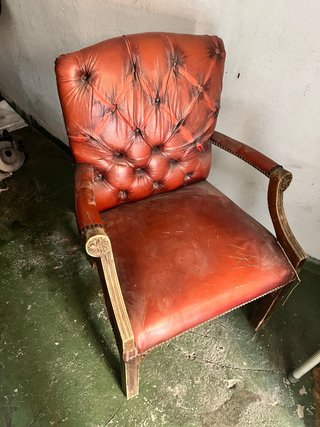 Sillón Vintage Cuero Rojo a Restaurar. Tengo 2