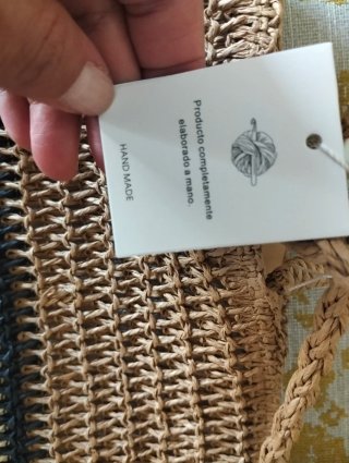Bolso de rafia tejido con rayas