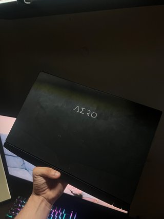 Gigabyte AERO 15 OLED SA Laptop
