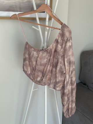 Top asimétrico estampado Pull & Bear talla L