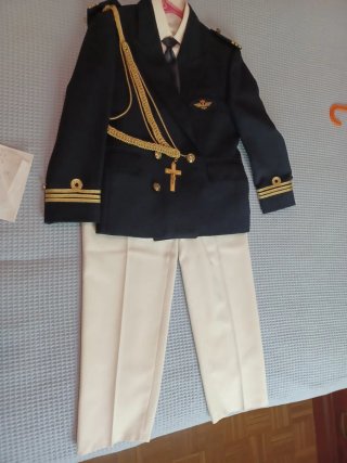 Traje Comunión Niño azul oscuro y pantalon crema