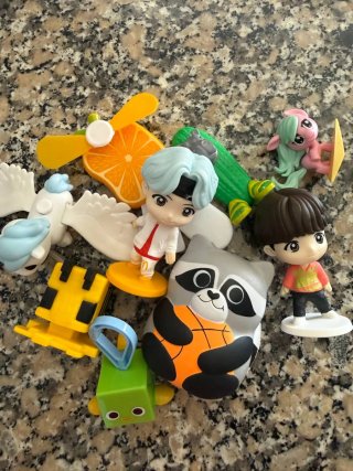 Lote de peluches: Winnie, Pluto, y más