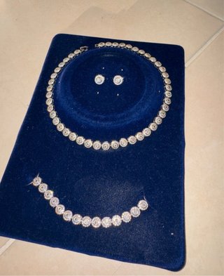Conjunto collar, pulsera y pendientes