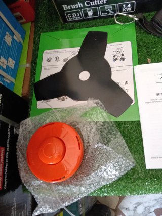 Decespugliatore 52cc a miscela con accessori