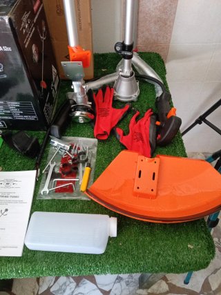Decespugliatore 52cc a miscela con accessori