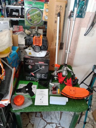 Decespugliatore 52cc a miscela con accessori
