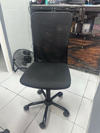 Silla de oficina negra