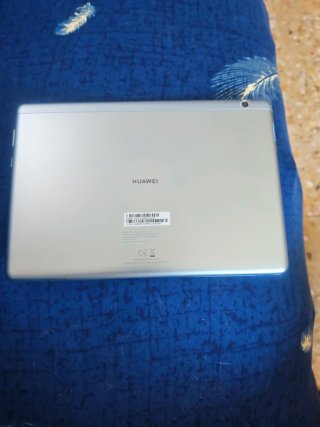 Tablet Huawei Blanca con Funda Roja