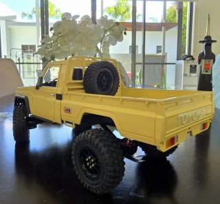 Toyota Land Cruiser LC79 RC Crawler - Nuevo