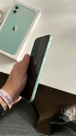 iPhone 11 128GB verde azulado