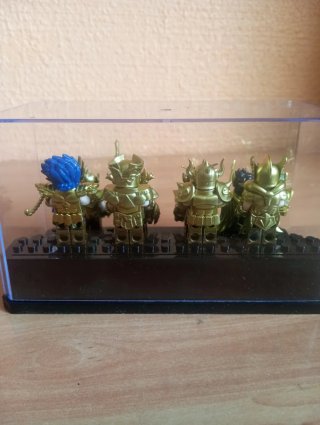 591B. Lego Caballeros del Zodiaco, 12 gold cloths
