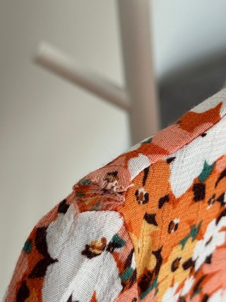 Top corto floral naranja Stradivarius Talla L
