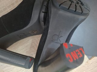 Zapatos de tacón negros ante Calvin Klein