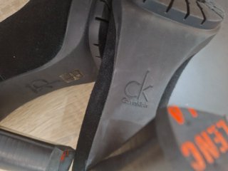Zapatos de tacón negros ante Calvin Klein