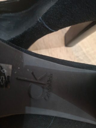 Zapatos de tacón negros ante Calvin Klein