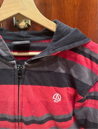 Sudadera Ternua con capucha y cremallera