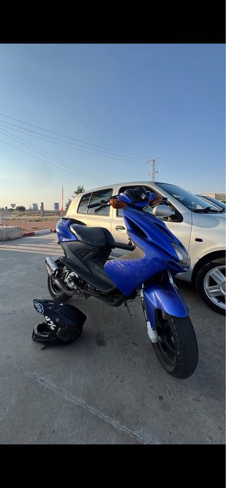 Se vende o se cambia  Yamaha aerox