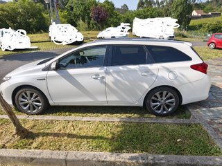 Toyota Auris TS Hybrid 2014 Familiar