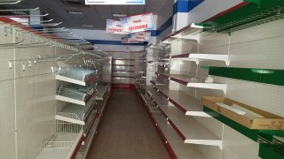 Estanterías y mobiliario comercial