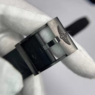 Reloj Breitling Avenger Blackbird Negro