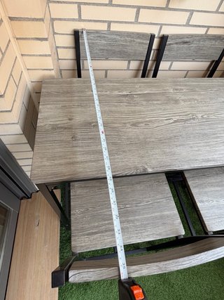 Mesa alta y 4 sillas para terraza