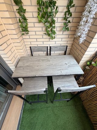 Mesa alta y 4 sillas para terraza