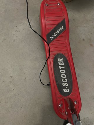 Patinete eléctrico infantil rojo