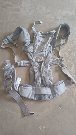 Mochila portabebé Ergobaby Omni Breeze Pearl Grey