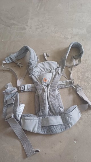 Mochila portabebé Ergobaby Omni Breeze Pearl Grey