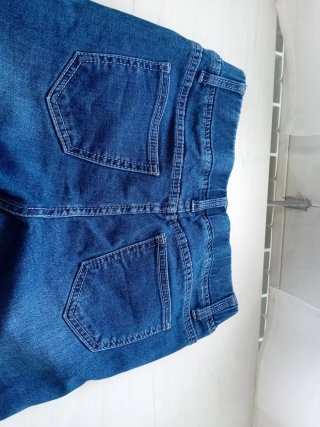 Pantalón vaquero mujer desgastado