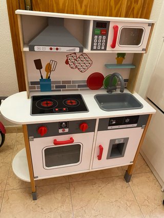Cocinita de madera para niños