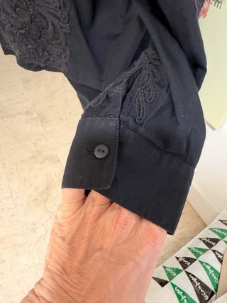 Camisa Negra Bordada