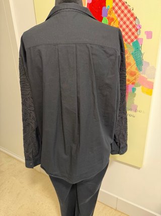 Camisa Negra Bordada