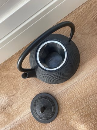 Tetera de hierro fundido negra