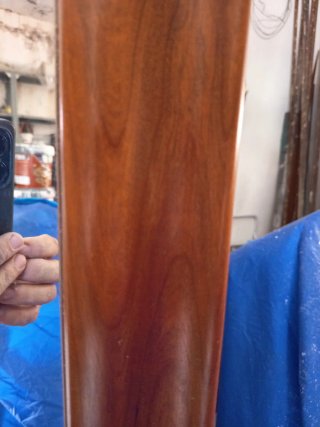 Specchio con cornice in legno