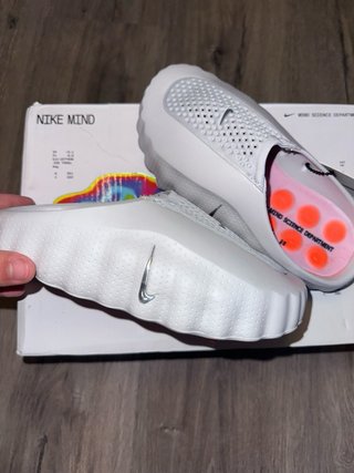 Nike Mind 001