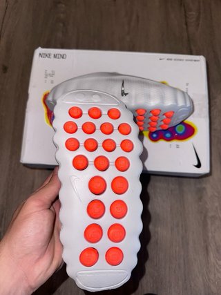 Nike Mind 001