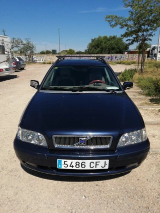 Volvo V40 2003