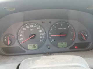 Volvo V40 2003