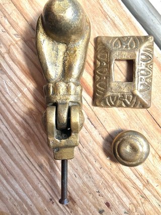 Aldabón de bronce antiguo