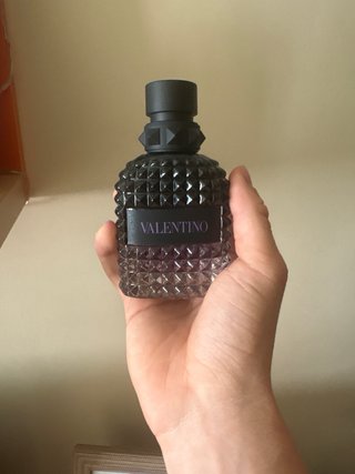 Perfume Valentino Negro y Morado