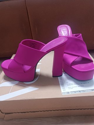 Zapatos de tacón Zara fucsia talla 38.