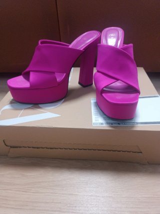 Zapatos de tacón Zara fucsia talla 38.