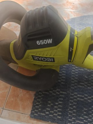 Cortasetos Eléctrico Ryobi 650W Mango Giratorio