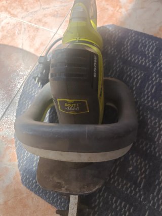 Cortasetos Eléctrico Ryobi 650W Mango Giratorio