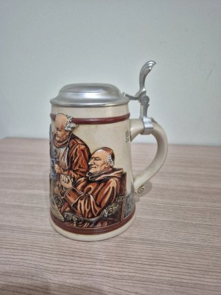 (o 20 € ciascuna) Bicchieri di birra in ceramica con